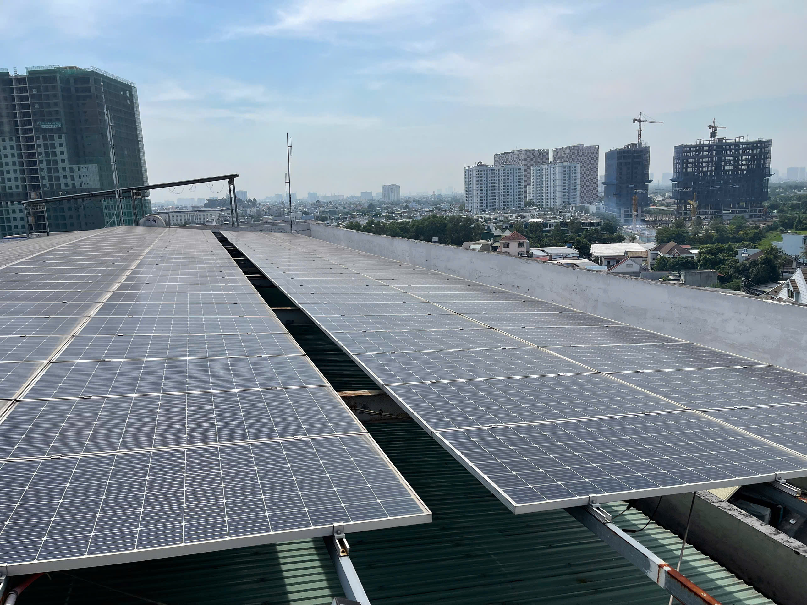 Công trình điện lực Thủ Đức, 100kwp, hoà lưới, có bán điện cho EVN 2019.