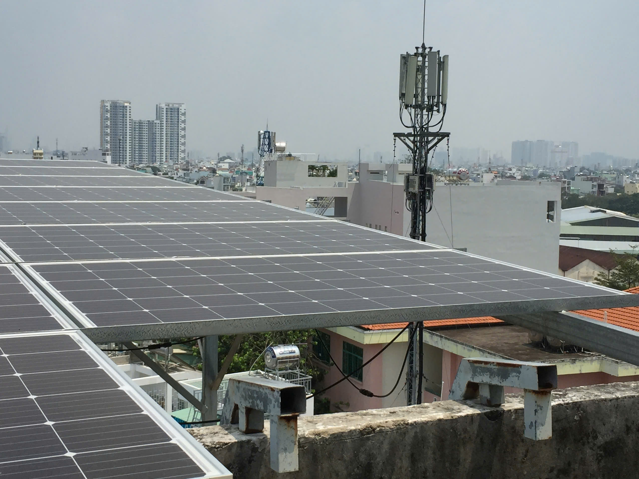 Công trình 30kwp, hoà lưới, có bán điện cho EVN giá 9.35 cent(2.086đ)kwh theo quyết định 11 năm 2019 - Đồ chơi Tín Phát, Quận 6