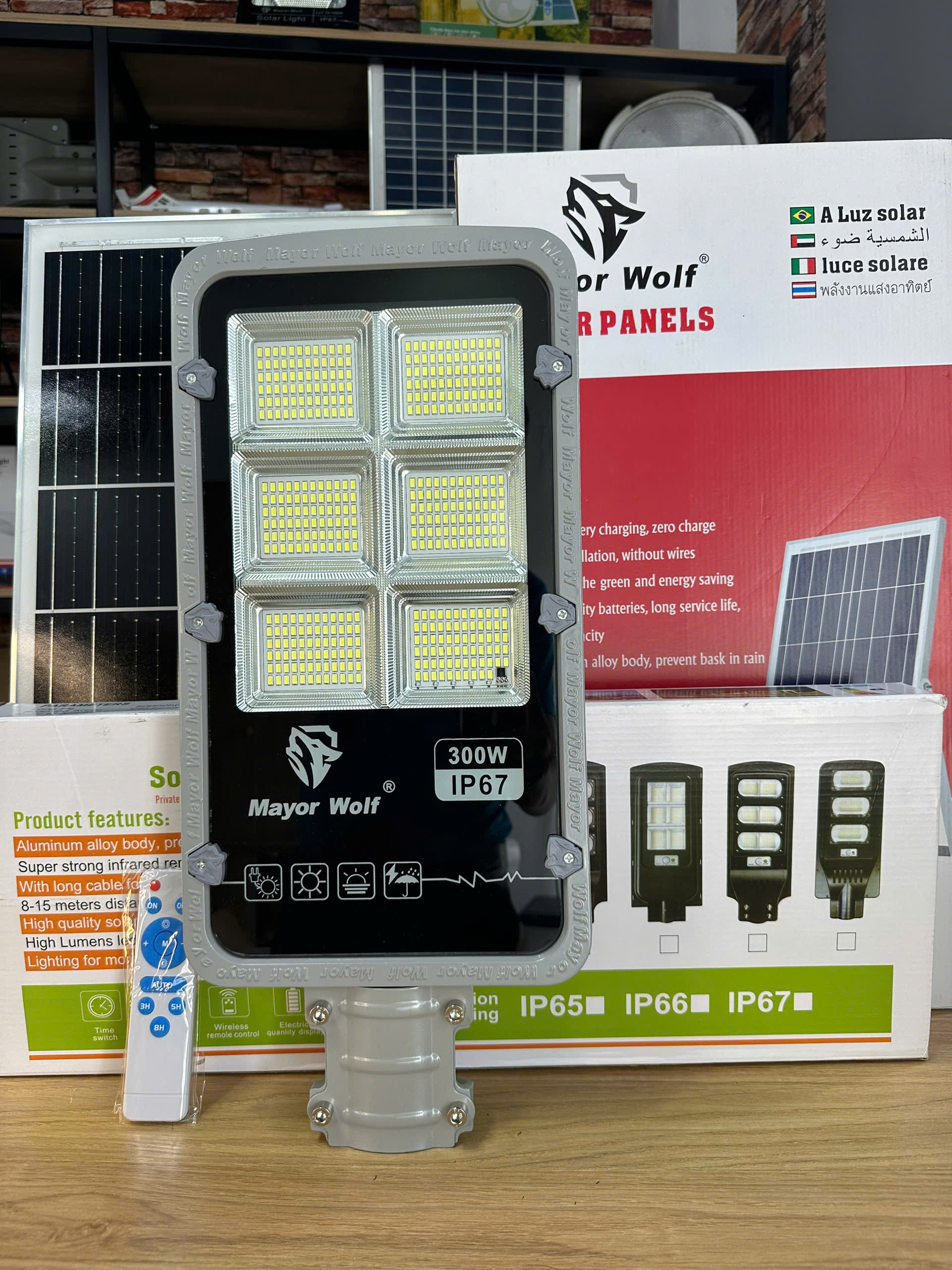 ĐÈN NĂNG LƯỢNG MẶT TRỜI 300W – CHỐNG NƯỚC IP67, ĐIỀU KHIỂN TỪ XA