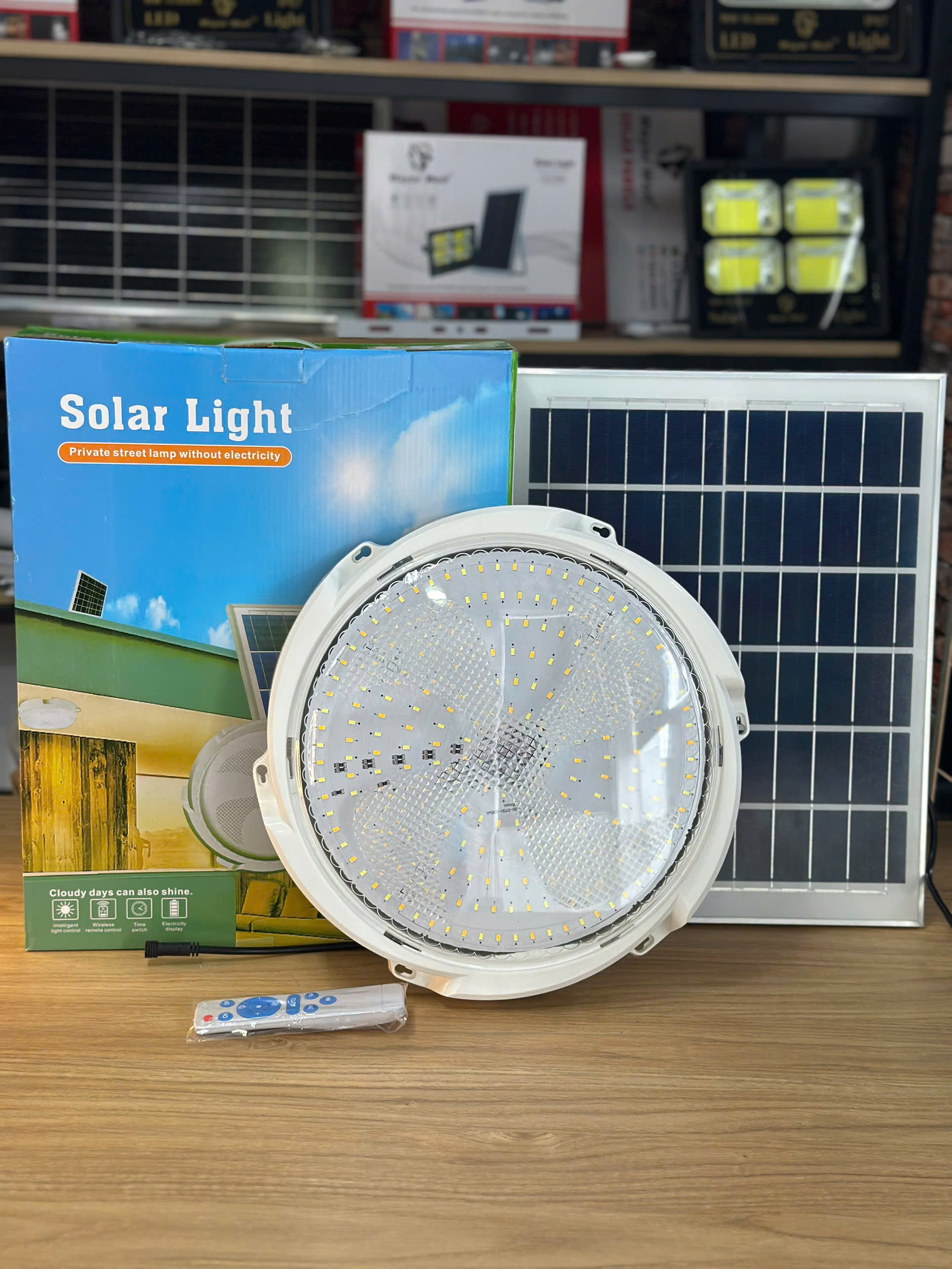 ĐÈN ỐP TRẦN NĂNG LƯỢNG MẶT TRỜI MWx20-400W – Hiện đại, Chiếu sáng mạnh, tiết kiệm điện, dễ điều khiển.