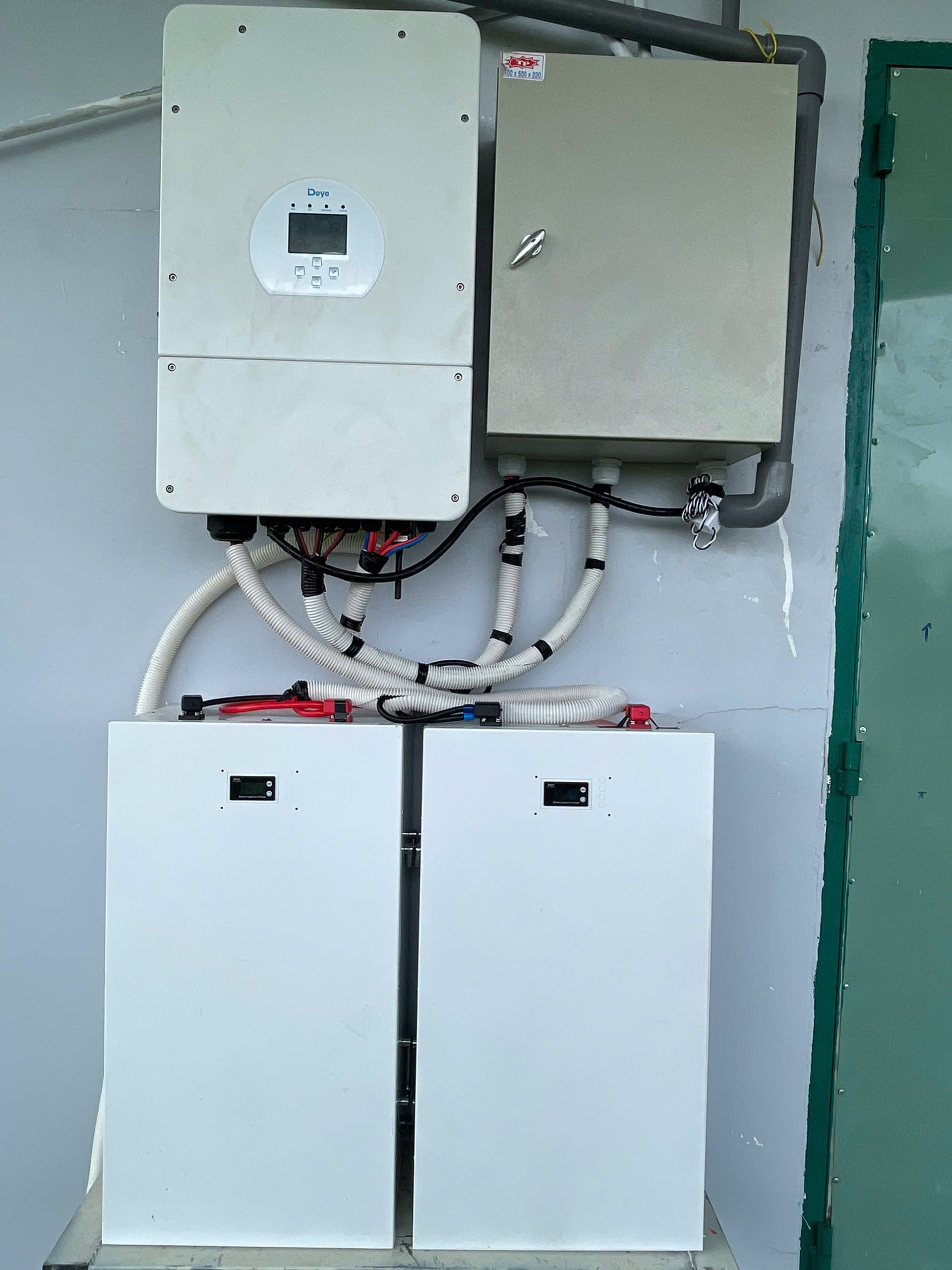 Dự Án Điện Năng Lượng Mặt Trời Hybrid 12kWp Tại Khu Vui Chơi Thiếu Nhi Đức Hòa, Long An