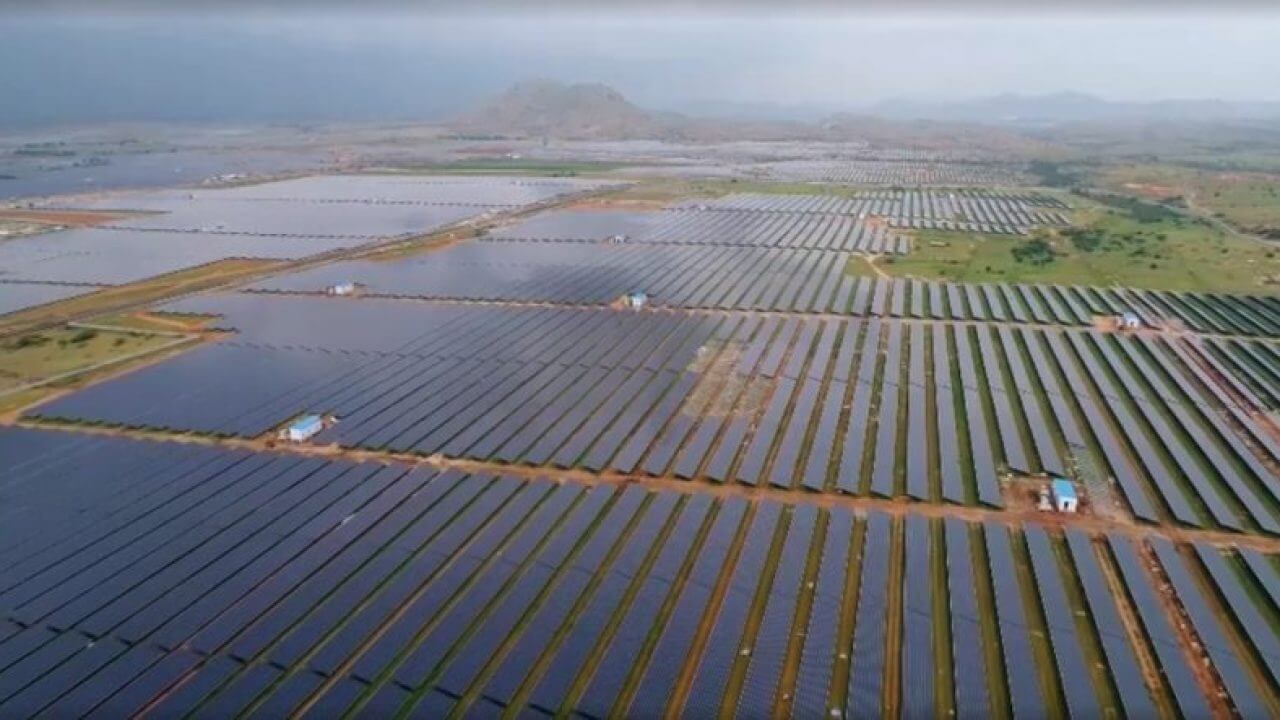 Trang trại điện mặt trời lớn nhất thế giới là Pavagada Solar Park tại Ấn Độ