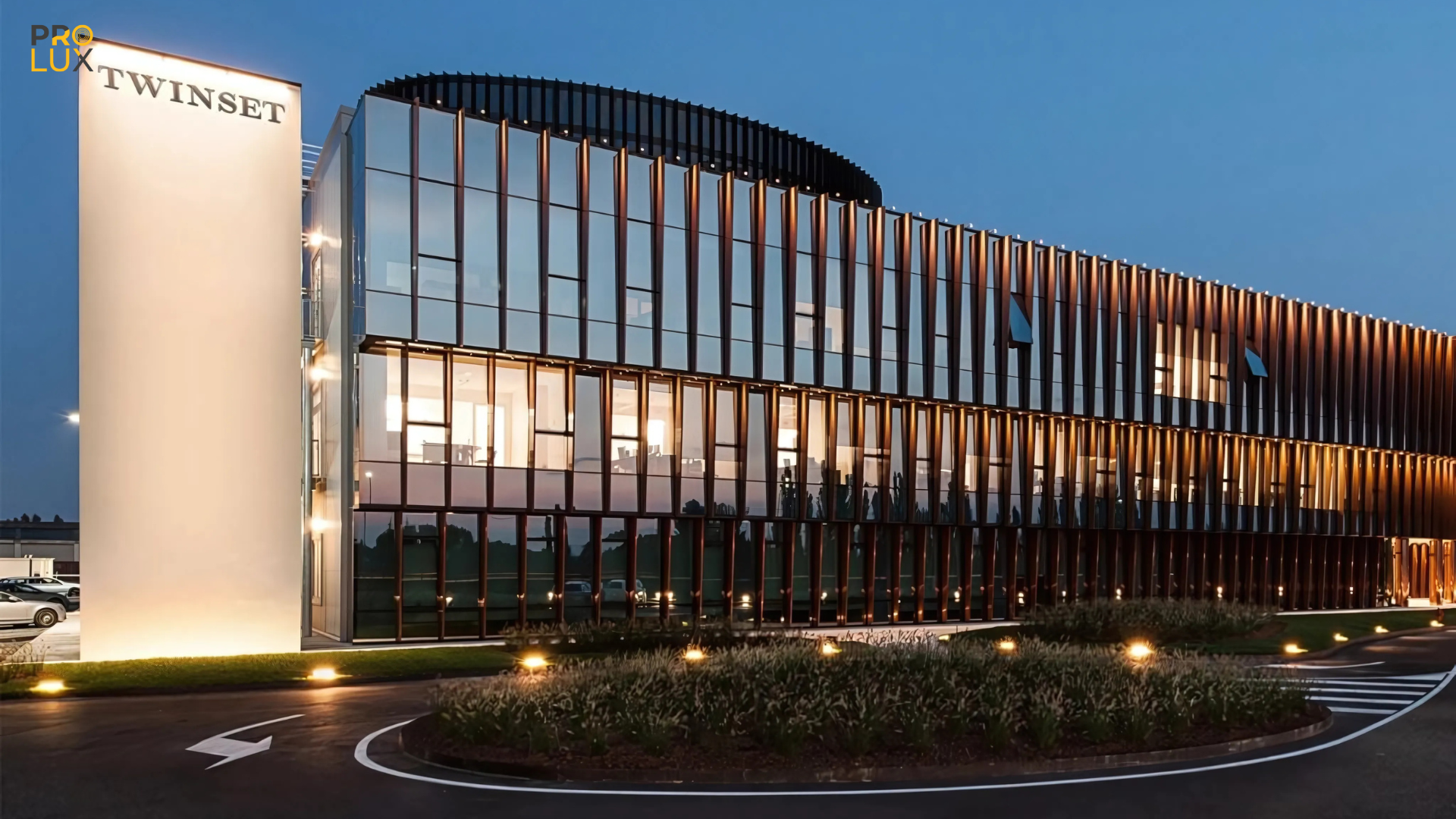 Thiết kế chiếu sáng kiến trúc tòa nhà (Facade Lighting)